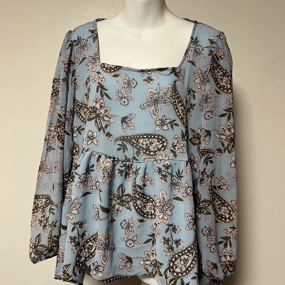 American Eagle Women’s top size Large Light blue New